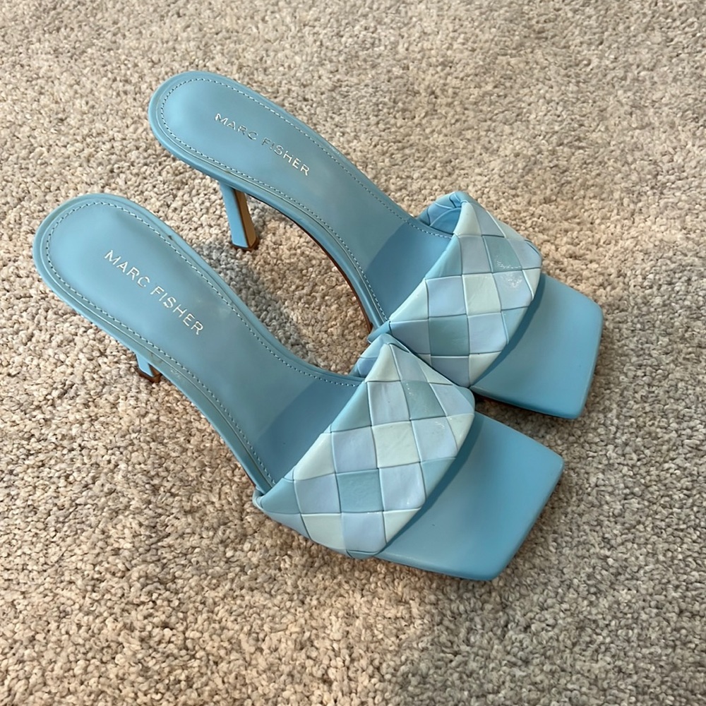 Marc Fisher woven heel